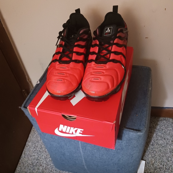 Nike Air Vapormax Plus - Picture 6 of 10